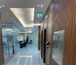 مبني اداري تجاري